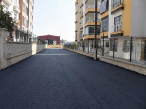 Toroslar’da yol yenileme çalışmaları sürüyor