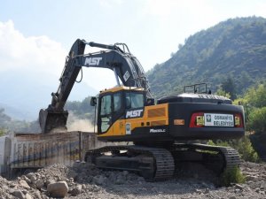 Osmaniye’de bisiklet ve yürüyüş yolu yapımı başladı
