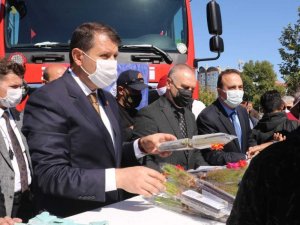 Mevlit okutulup fidan dağıtıldı