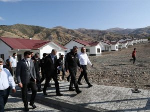 AFAD Başkanı Sezer Elazığ’da afet konutlarını inceledi