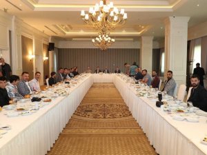 Başkan Vekili Aydın basın mensuplarıyla bir araya geldi