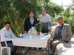 Başkan Özcan’dan 96’lık çınarı yalnız bırakmadı