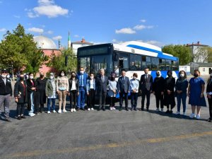 Büyükşehir’de kadın istihdamı artıyor: Toplu ulaşımda kadın eli