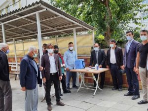 Sağlık ekipleri aşılamada sınır tanımıyor