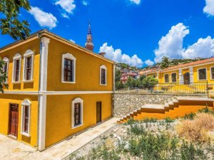 Büyükşehir, tarihi yapılara hayat vermeye devam ediyor