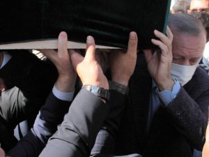 Cumhurbaşkanı Erdoğan, Saadet Partisi Yüksek İstişare Kurulu Başkanı Asiltürk’ün cenazesine katıldı