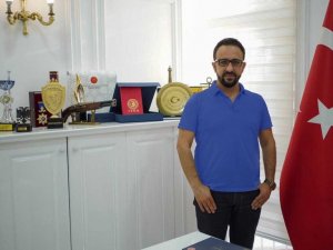 Uzmanından kalıcı dudak renklendirme önerisi