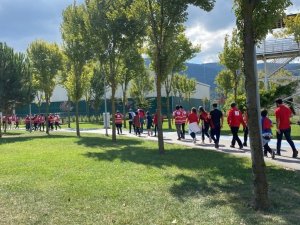 Dünya yürüyüş gününde sağlıklı hayata dikkat çektiler