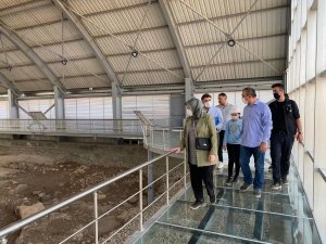 Vali Soytürk Oylum Höyük kazı alanında inceleme yaptı