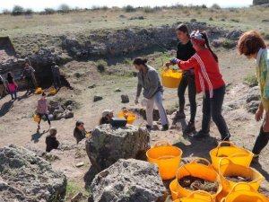 Karacahisar Kalesi’nin yüzde 10’luk kısmına ulaşıldı