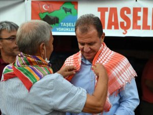 Başkan Seçer, 3. Kültürler Festivalinde stantları gezdi