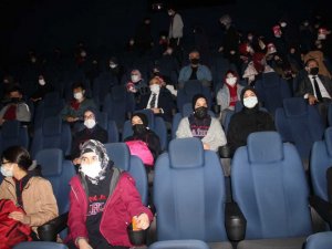 Vali Dağlı, öğrencilerle ‘Akif’ filmini izledi