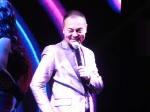 Bodrum’da yazın son konserini Serdar Ortaç verdi