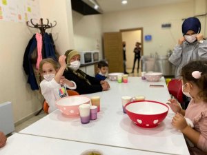 Torunlarıyla mutfağa girdiler