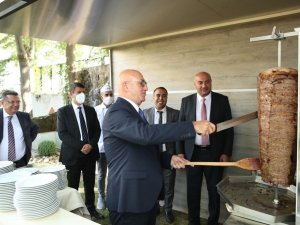 Uluslararası Döner Federasyonu TBMM’de döner servisi yaptı