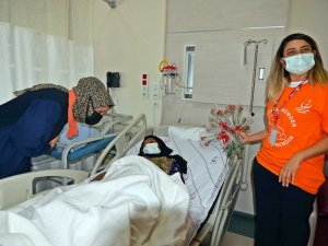 Covid-19 olan aşısız ya da eksik aşılı annenin karnındaki bebek de oksijensiz kalıyor