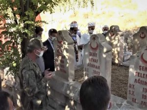 28 yıl önce Kayalıpınar’da mayınlı saldırıda hayatını kaybeden 8’i çocuk, 26 kişi törenle anıldı