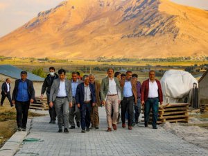 Gürpınar Belediyesinden 1 milyon metrekare parke taşı çalışması