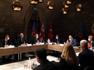 Bakan Akar, Gürcistan-Türkiye-Azerbaycan Savunma Bakanları Toplantısı’na katıldı