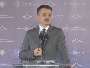 Bakan Pakdemirli: “Elektrikli traktörümüzün inşallah seri üretimine önümüzdeki yılın ocak ayında başlıyoruz”