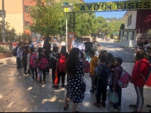 Lise arkadaşları doktor Özdemir’i unutmadı