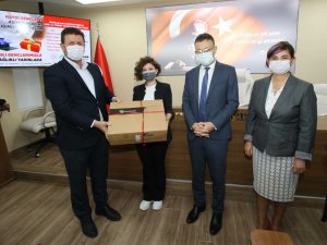 Aşı kampanyasında kazananlar ödüllerini aldı