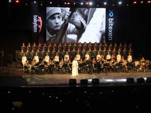 Rus Kızılordu Korosu ve Haluk Levent Konya’da sahne aldı