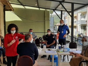 Köy köy gezerek aşılama yapılıyor