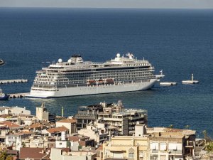 Kuşadası’nda kruvaziyer turizmi sevinci