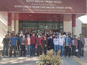 Üniversite öğrencilerine afetlerde sağlık hizmetleri eğitimi verildi