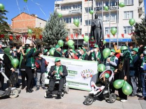 Aksaray’da “Dünya Yeşile Boyanıyor” adlı farkındalık yürüyüşü yapıldı