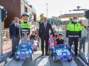 Başkan Kavuş, trafik eğitiminde çocuklara eşlik etti