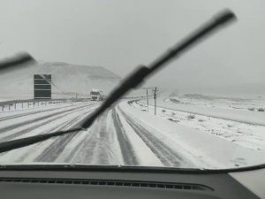 Doğu Anadolu’da kar sürücülere zor anlar yaşattı