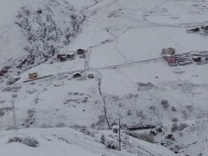 Rize’nin yüksek kesimleri yeniden beyaza büründü