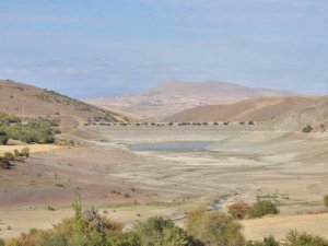 35 yıllık gölet kurudu