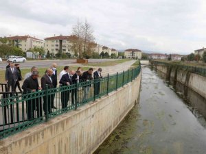 Özlü birim müdürleriyle muhtarları ziyaret etti