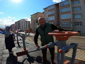 Safranbolu Belediyesinden parklarda onarım çalışması