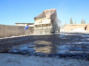 Haliliye kırsalında asfalt çalışması
