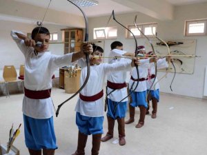 Yozgat’ta geleceğin okçuları yetişiyor