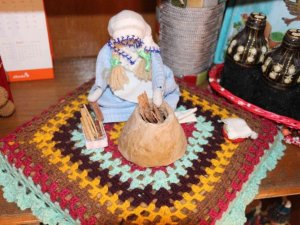 Atıl malzemeleri sanat eserine dönüştürüyor