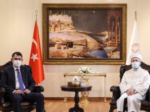 Bakan Kurum: “Taksim Camii’nin güçlü Türkiye’nin doğuşunun işaret taşı olduğunu biliyoruz”