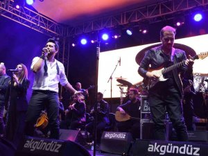 Kuşadası’nda yaza  veda konseri