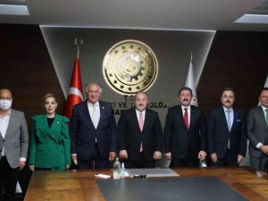 Rektör Çiçek, Sanayi ve Teknoloji Bakanı Varank’ı ziyaret etti
