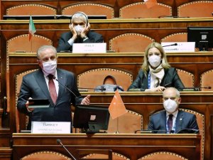 Şentop: “Dünyada ne olup bittiğini samimiyetle anlamaya çalışmazsak, kurduğumuz retoriklerle kendi kendimizi avutur aldatır dururuz”