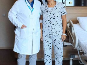 6 santimlik miyomdan kapalı ameliyatla kurtuldu