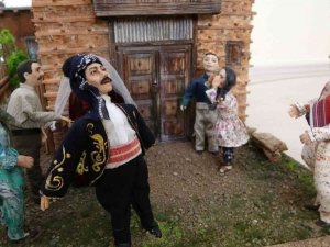Emekli öğretmen, Türk örf ve adetlerini diorama sanatına aktarıyor