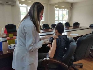 İpsala’da üniversite öğrencileri için aşı standı kuruldu