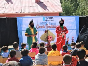 Tuşba Belediyesinden öğrencilere yönelik tiyatro etkinliği