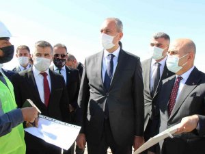 Adalet Bakanı Gül, Mardin’de yapılacak olan yeni adliye binası çalışmalarını yerinde inceledi