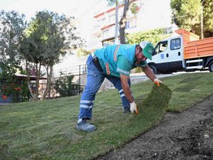 Kuşadası’nda sarp kayalıklar parka dönüşüyor